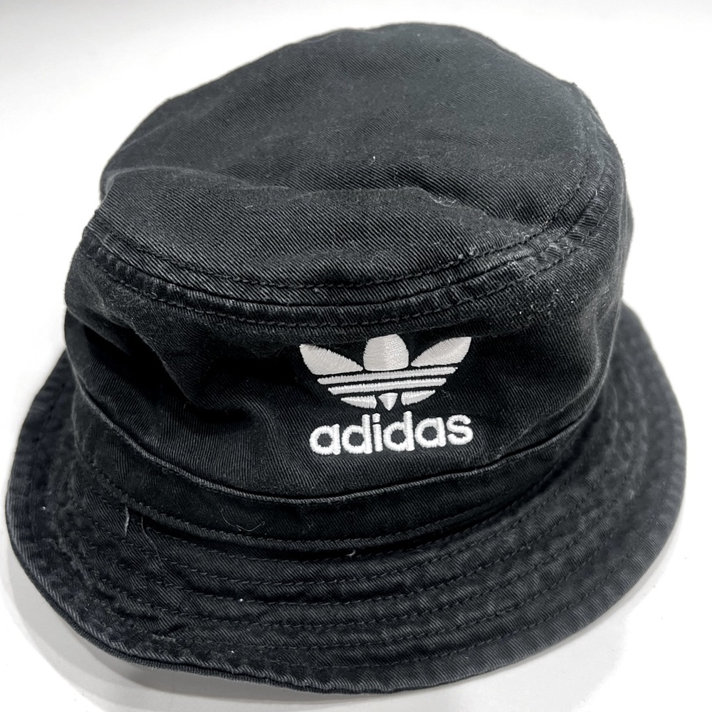 Adidas bucket hat